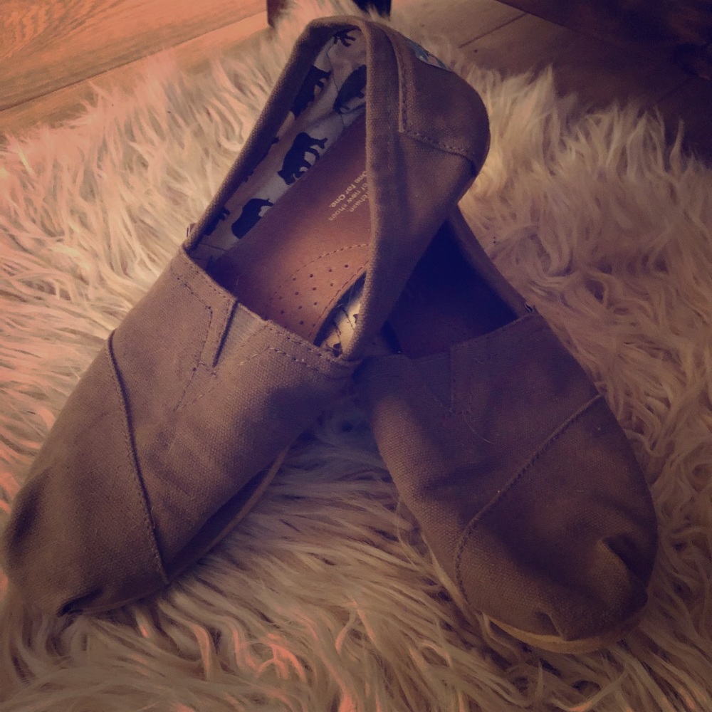 Toms